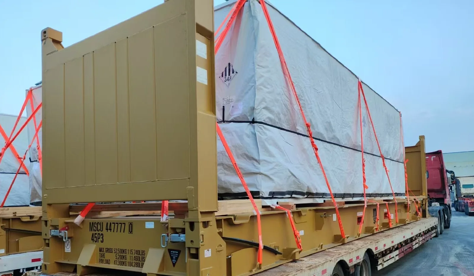 Large cargo lashing on flat rack